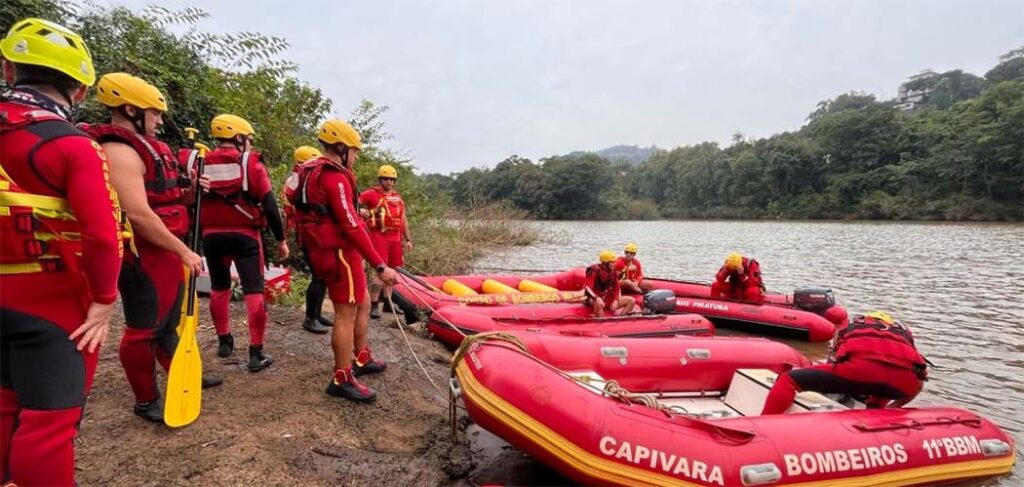 Força-tarefa do 11º batalhão realiza treinamento de busca e resgate em inundações em Joaçaba
