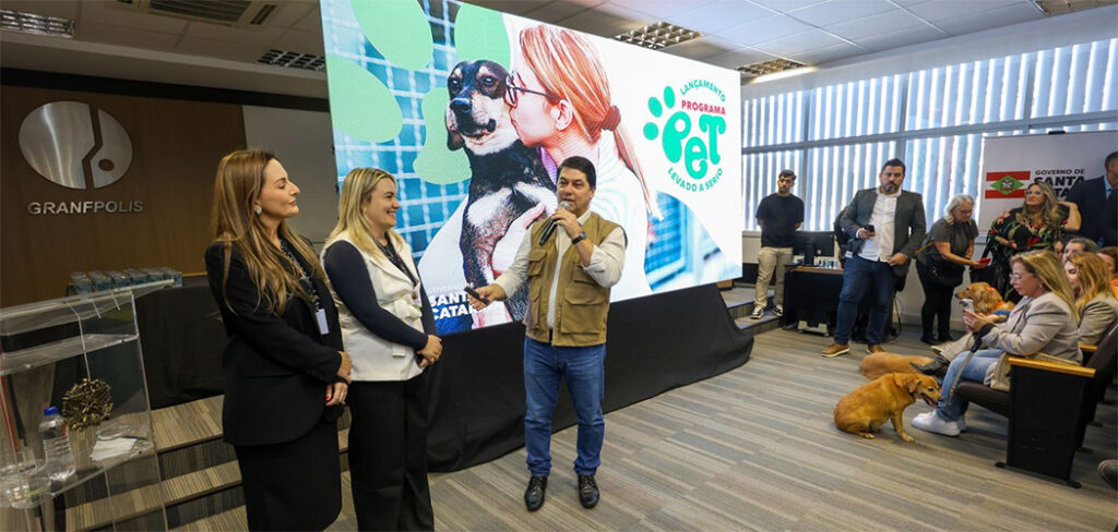 Governador Jorginho Mello lança maior programa estadual de castração animal do país