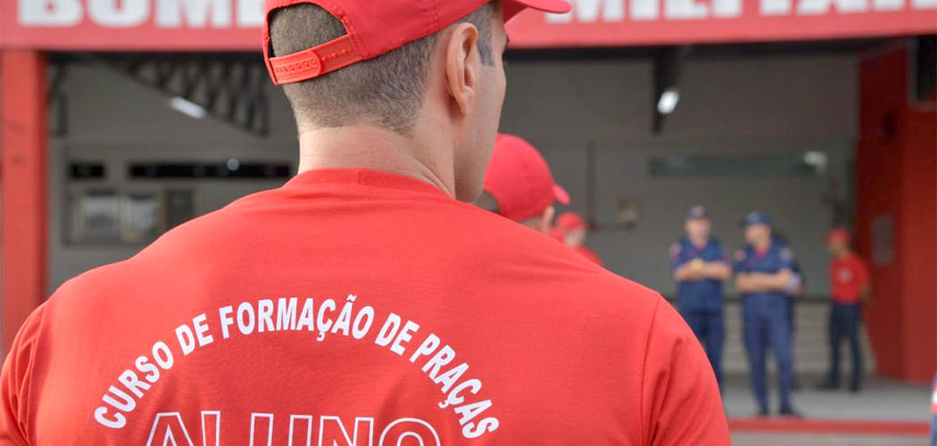 60 candidatos ao cargo de aluno-soldado do CBMSC