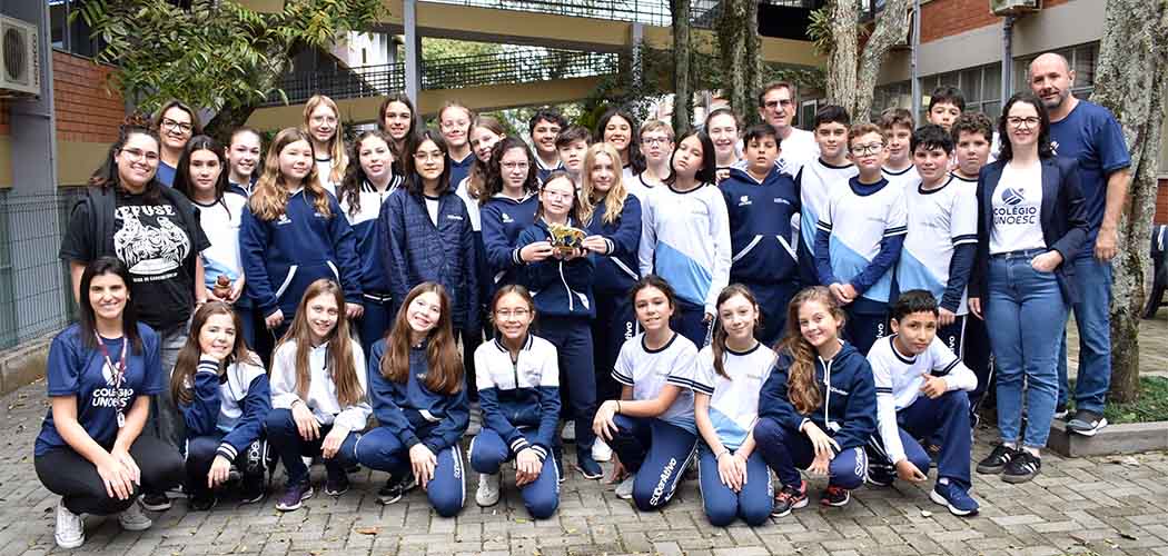 Colégio SuperAtivo de Joaçaba conquista Troféu Leão de Ouro do Sistema Anglo de Ensino