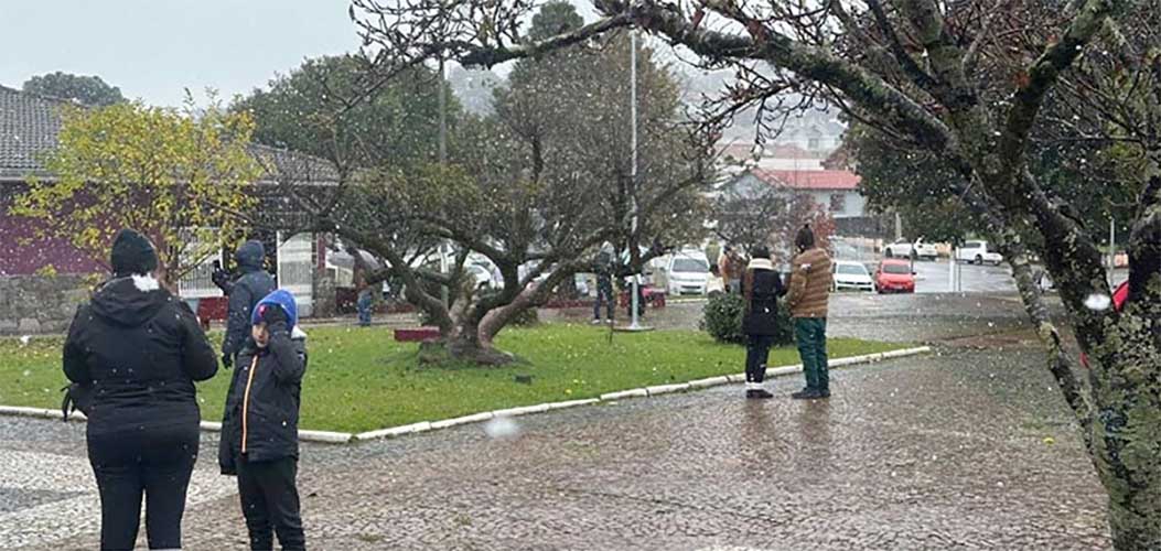 SC registra a primeira neve de 2025 na madrugada desta quinta-feira (29)