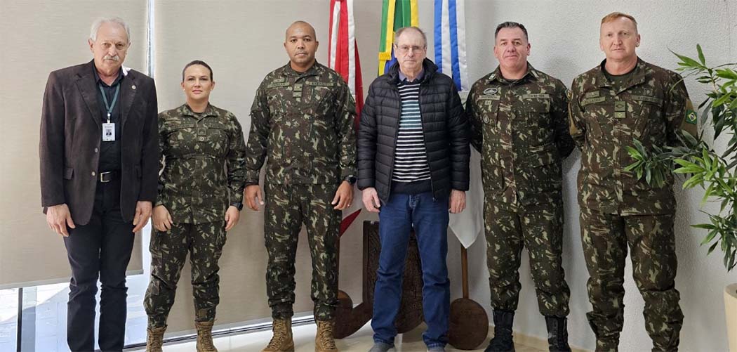 Autoridades da 5ª Região Militar visitam Joaçaba e destacam gestão e apoio ao Tiro de Guerra 05-008