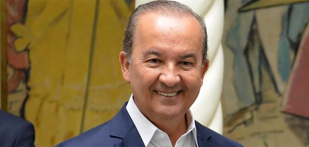 Governador participa da Missa de entronização das relíquias de Santa Teresinha do Menino Jesus e seus pais em Joaçaba