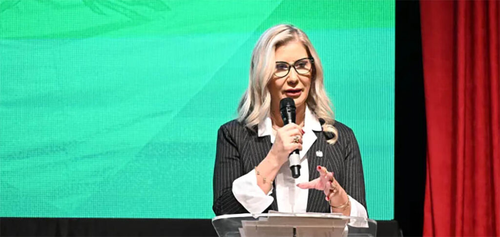Luciane Ceretta - Secretária de Educação de SC