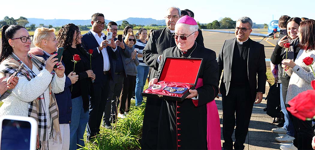 Diocese de Joaçaba recebe relíquias de Santa Teresinha do Menino Jesus, São Luís e Santa Zélia