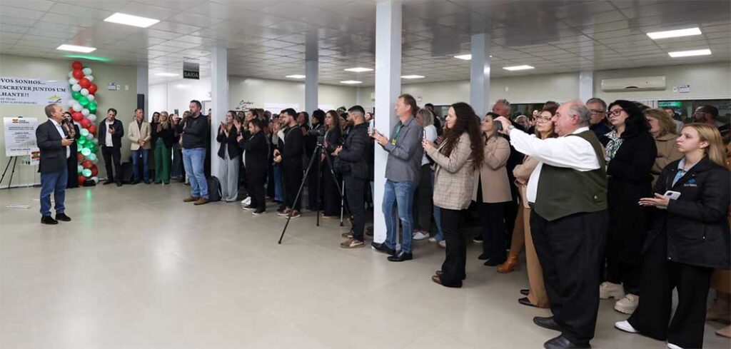 A escola ficou linda. É esse padrão de escola que precisamos em Santa Catarina disse o governador Jorginho em Treze Tílias/Foto: Roberto Zacarias / SECOM