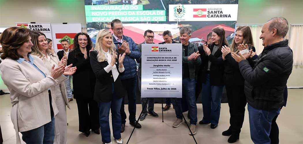 Governador de SC inaugura nova unidade da EEB São José em Treze Tílias