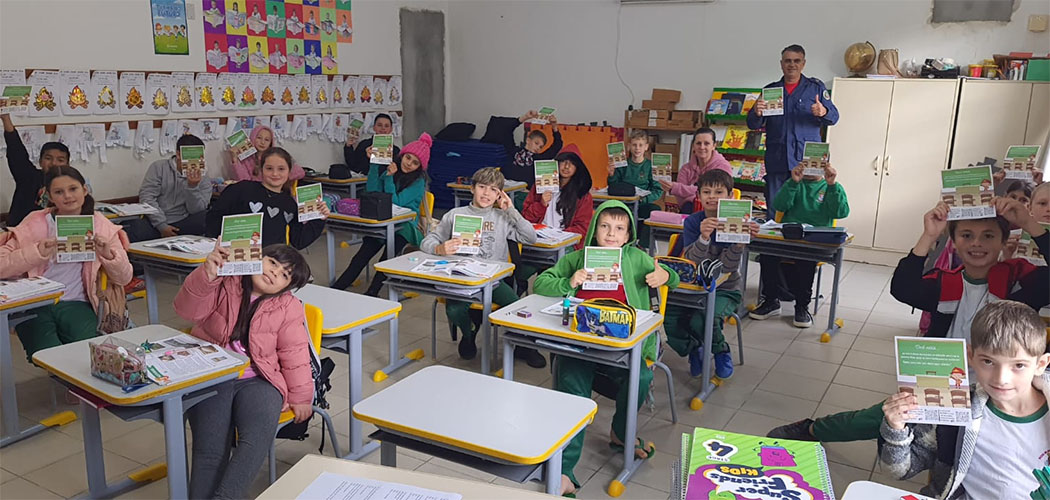 Alerta Vermelho nas Escolas: CBMSC mobiliza 6 mil crianças em SC
