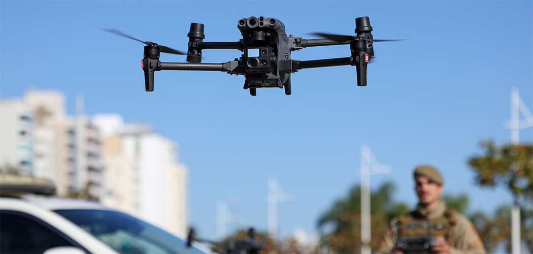 Drones da PMSC identificam foragido em Balneário Camboriú