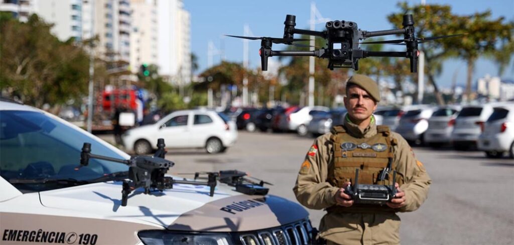 Drones da PMSC identificam foragido em Balneário Camboriú
