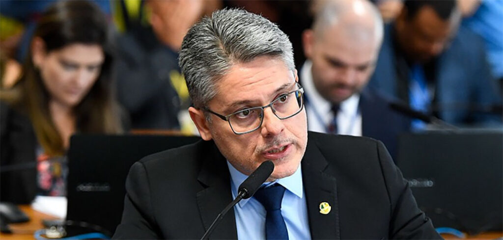 Senador Alessandro Vieira (MDB-SE) 