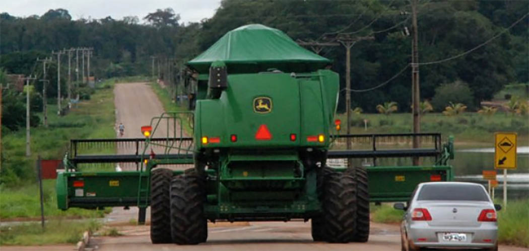 Sancionada lei que disciplina trânsito de máquinas agrícolas nas rodovias estaduais de SC