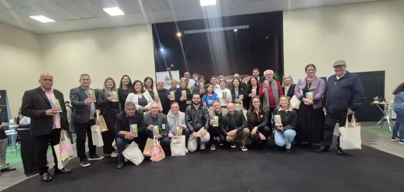 Guia Conheça Campos Gerais é lançado como a “Bíblia do Turismo”
