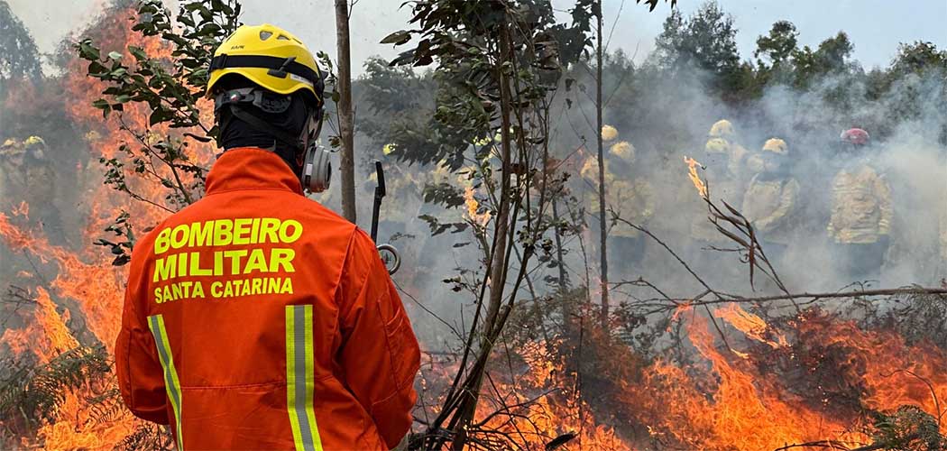 Curso aprimora técnicas de bombeiros militares no CPCIF em SC