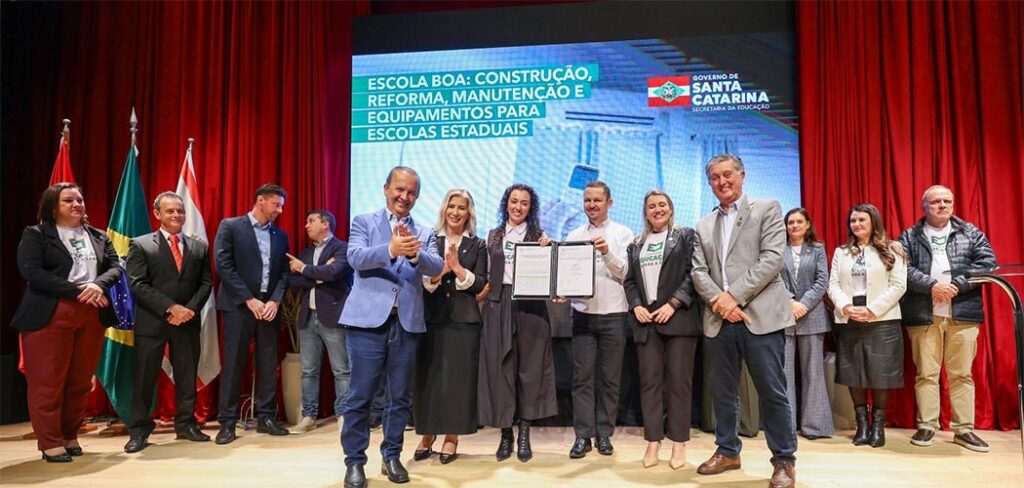 Governo de SC lança investimentos para garantir qualidade de ensino na rede estadual