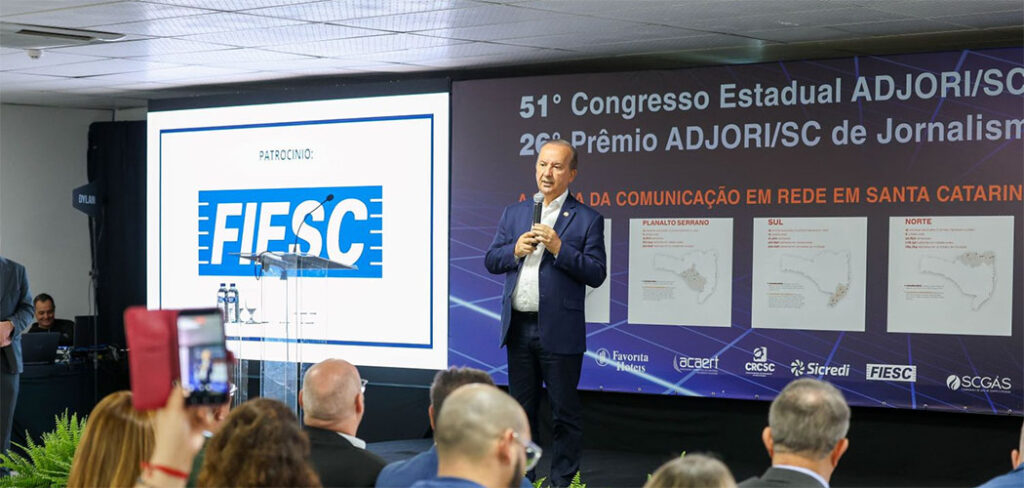 Jorginho Mello destaca mídia regional na abertura do 51º Congresso da Adjori/SC