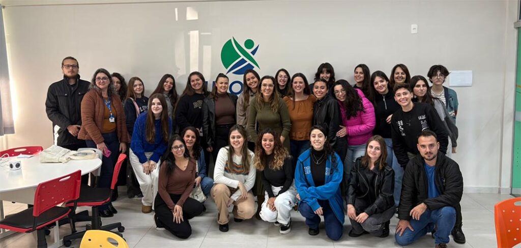 Curso de Psicologia da Unoesc promove palestra com Laine Valgas durante semana acadêmica