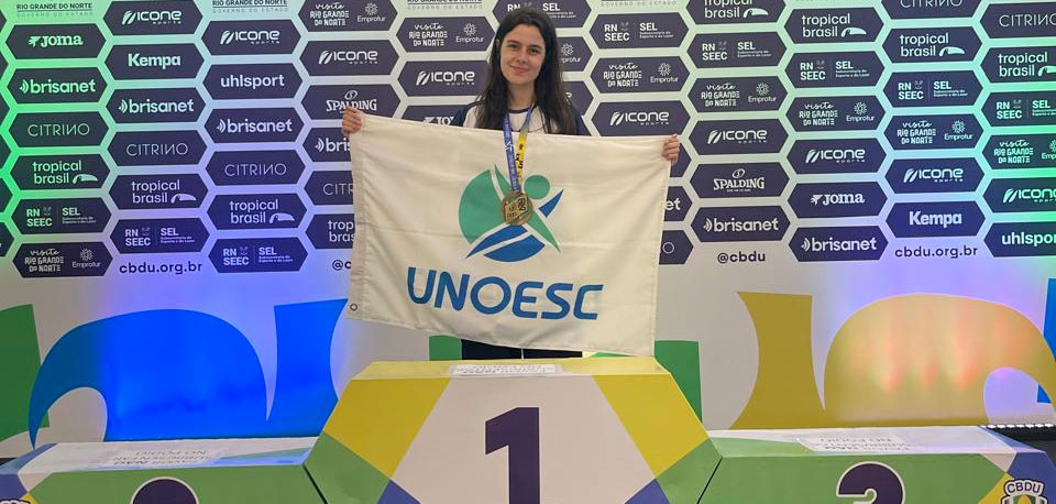 a professora e atleta Maria Eduarda Papini Gomes conquistou o título inédito