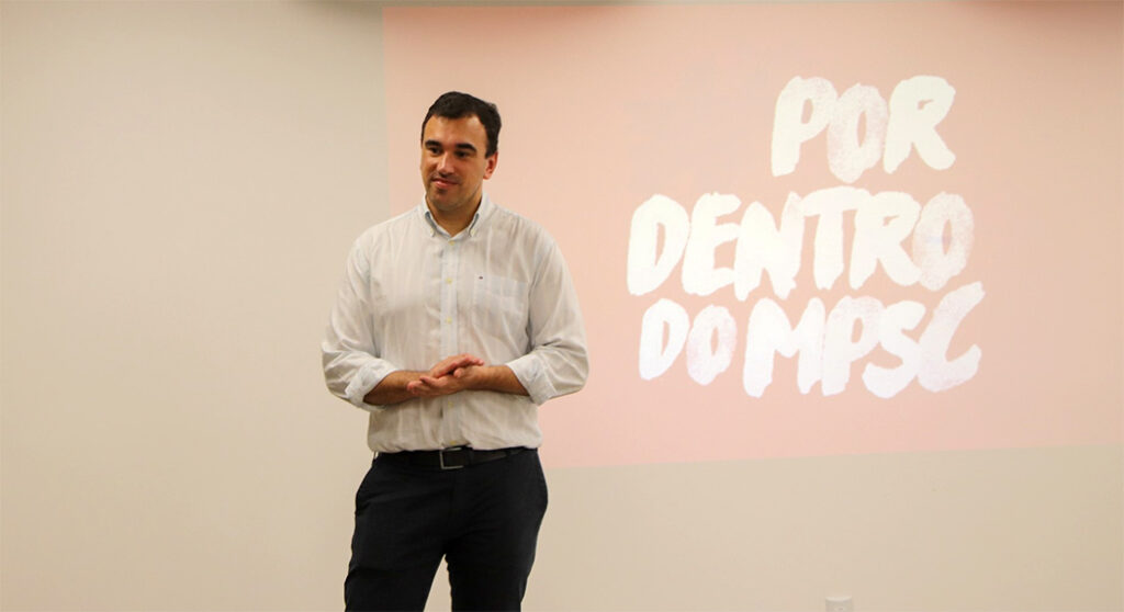 MPSC recebe visita de estudantes da Unoesc 