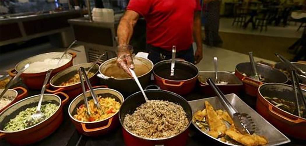 O paradoxo entre o desperdício e as doações de alimentos