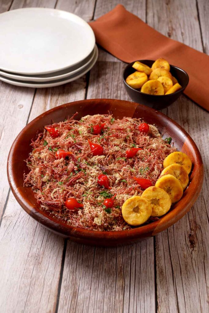Paçoca nordestina de carne seca e banana da terra