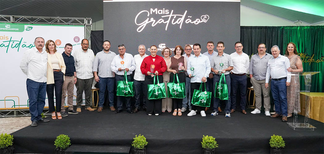 Copercampos homenagem aos funcionários