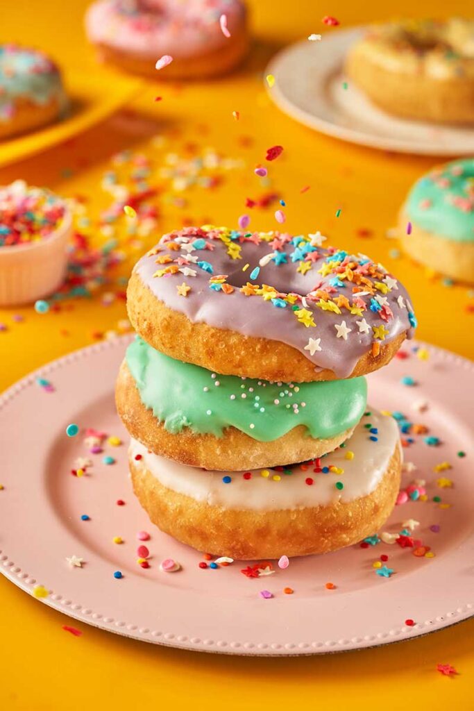 Donuts com cobertura colorida 