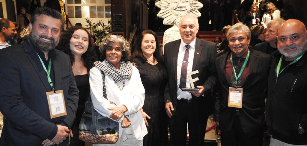 Evandro Novak homenageado Troféu Festuris 