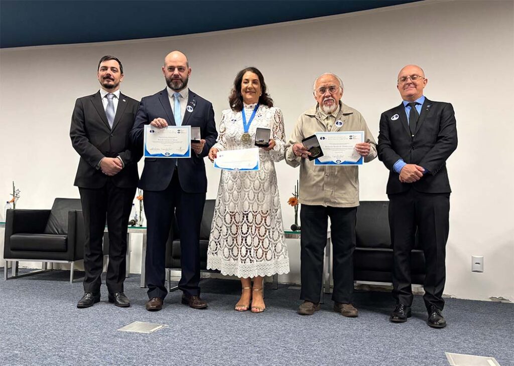Reitor Unoesc homenagem medalha 60 anos da Administração 