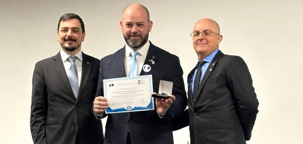 Reitor Unoesc homenagem medalha 60 anos da Administração