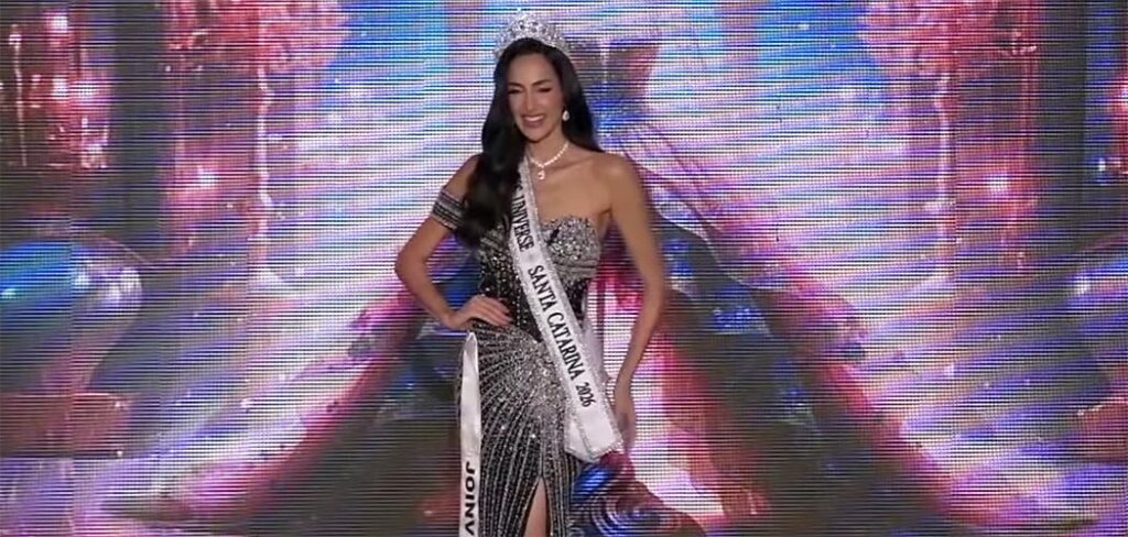 Camilla Souza é coroada Miss Universe Santa Catarina 2026