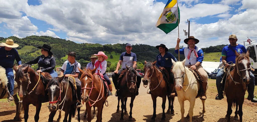 A formação cultural do Grande Oeste de Santa Catarina está profundamente ligada à presença e à influência da cultura gaúcha