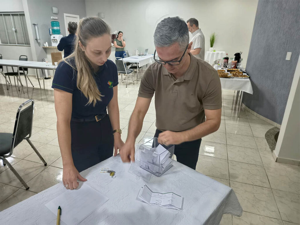 Empresário Eduardo Scherer é eleito presidente da ACIOC 