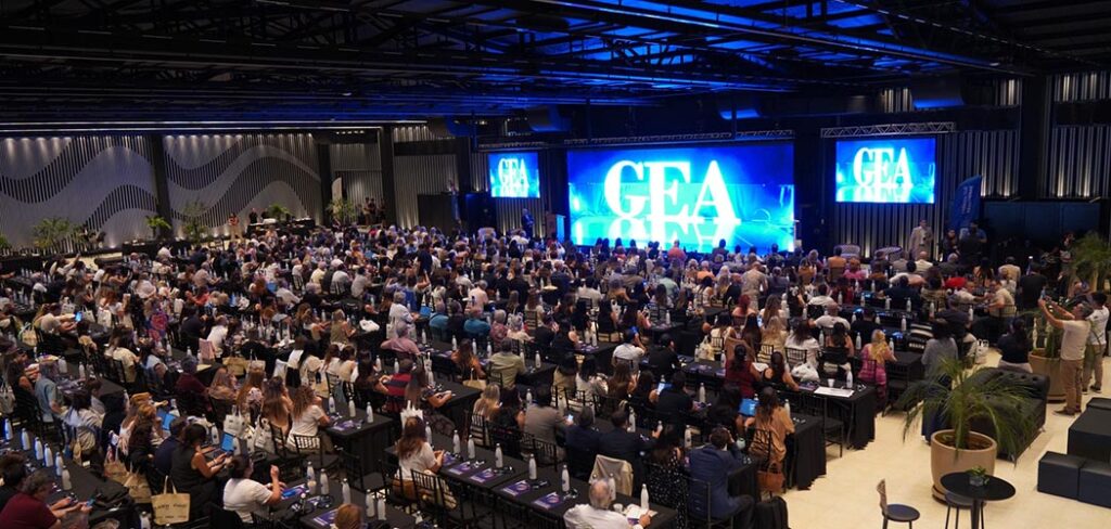 Centro de Convenções Iryapú estreia com megaevento internacional e reúne centenas de profissionais do turismo
