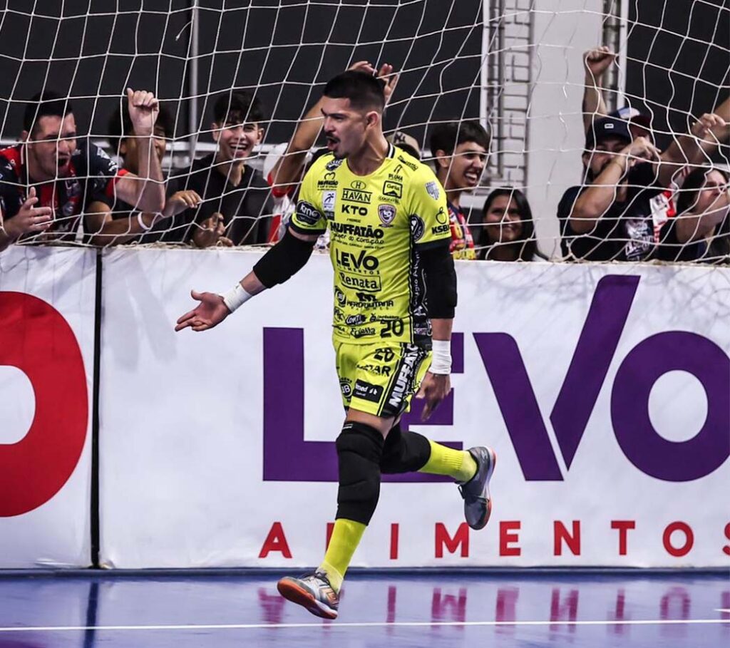 Goleiro Jackson Magalhães no Joaçaba Futsal