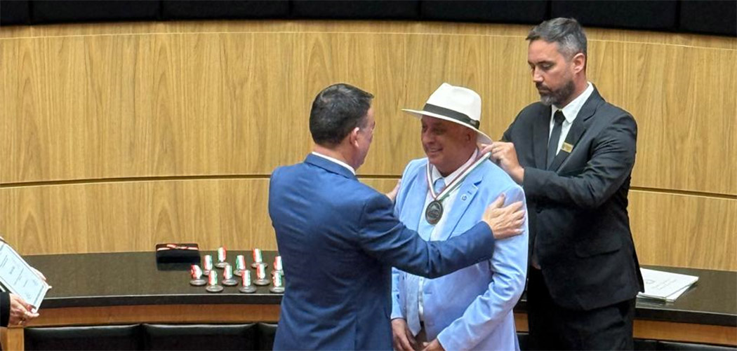 Medalha do Legislativo Catarinense para Osmar José Vailatti