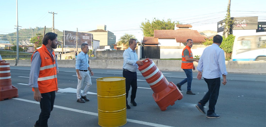 Jorginho Mello autoriza terceira pista da SC-401 para reduzir congestionamentos no verão catarinense
