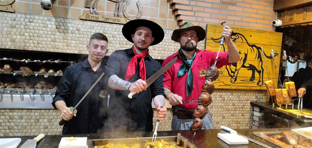 Garfo e Bombacha: tradição gaúcha que encanta turistas na Serra Gaúcho