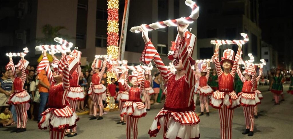 Com magia e fantasia, desfile “A Fantástica Fábrica de Brinquedos” encerra temporada em Itapema