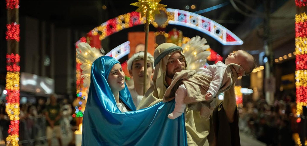 Com magia e fantasia, desfile “A Fantástica Fábrica de Brinquedos” encerra temporada em Itapema