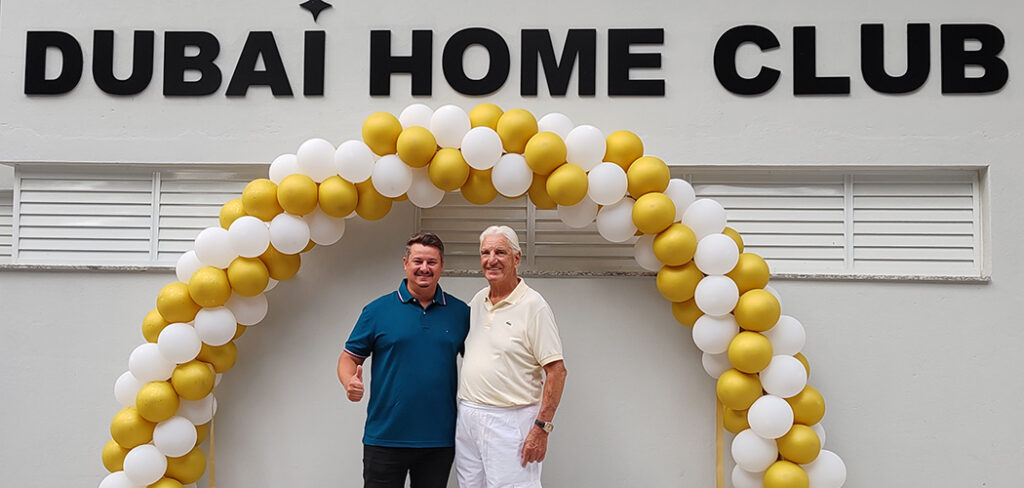 CEO do Magilux Empreendimentos, Iridio Mayer ao lado de Reinaldo Assis Pelizaro, primeiro morador do Dubai Home Club
