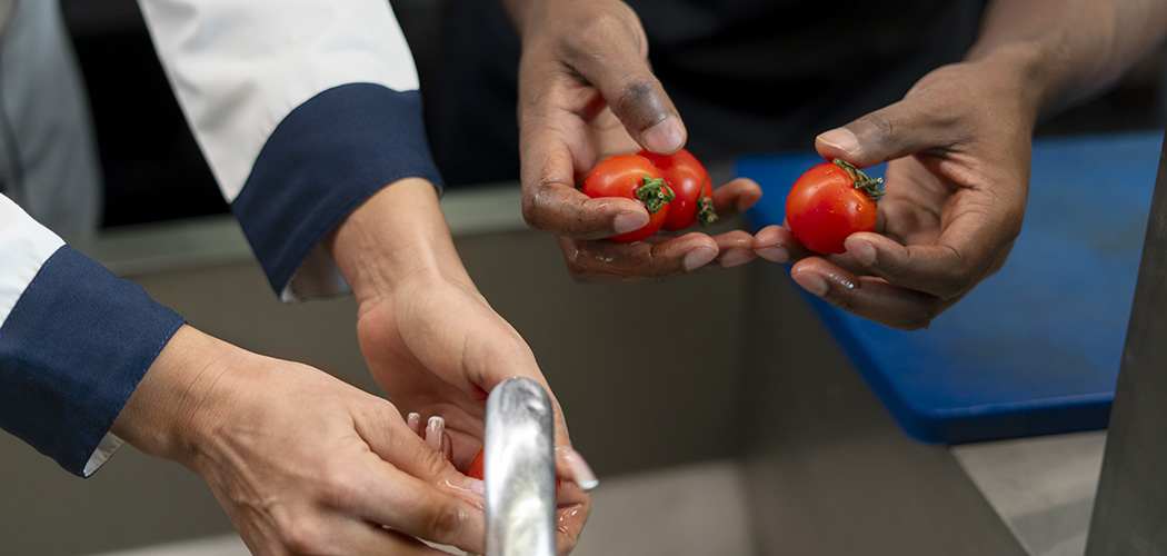 Cuidados com a manipulação de alimentos no verão