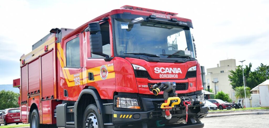 Investimento histórico, entrega de viaturas e promoções marcam solenidade do CBMSC