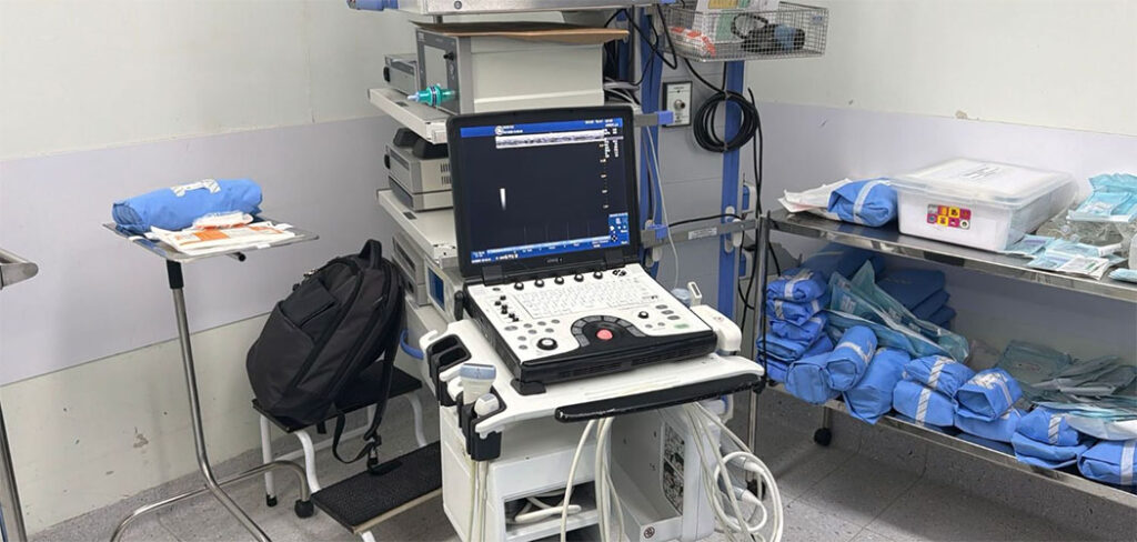 Cirurgia moderna no Hospital Infantil Joana de Gusmão pode permitir que criança com doença rara volte a andar