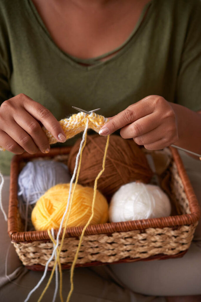 Hobbies para se desconectar nas férias: 5 atividades manuais que podem ser terapêuticas