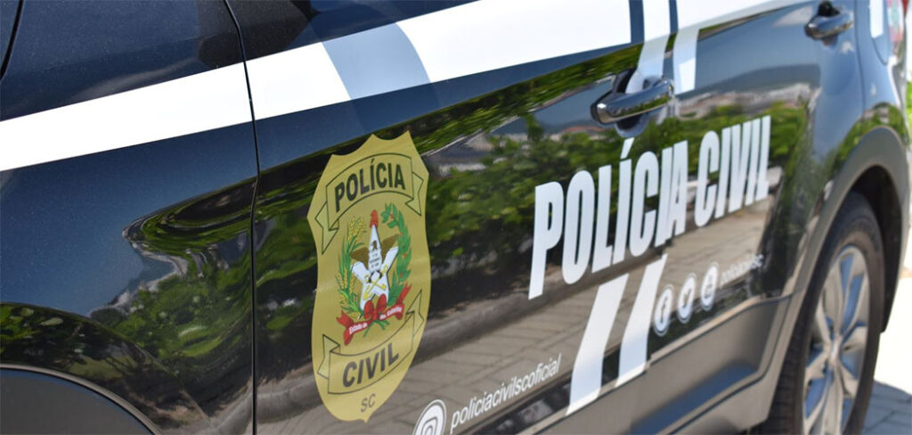 PMSC cumpre mandados contra adolescentes investigados por maus-tratos ao cão Orelha