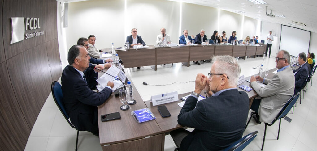 Escala 6X1 em SC reunião COFEM