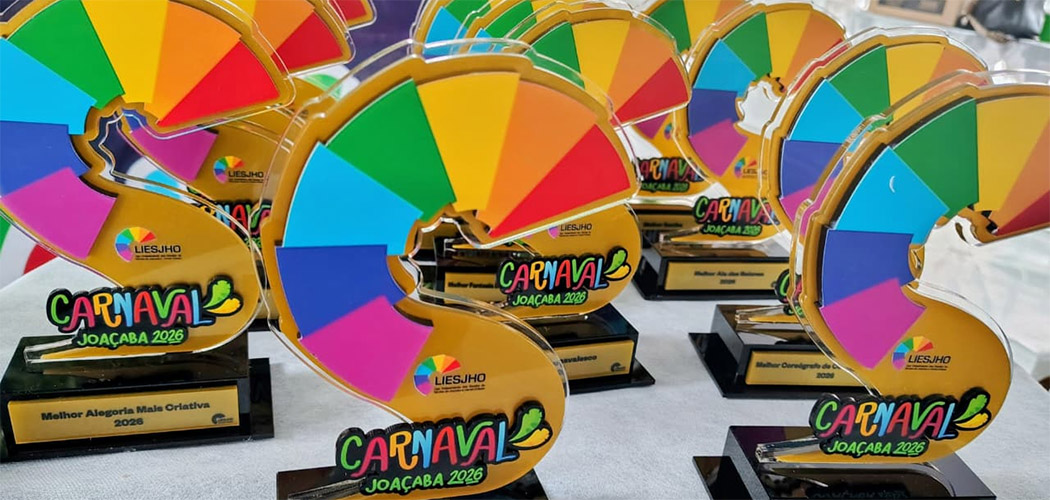 Prêmio Estandarte de Ouro consagra emoção e criatividade no Carnaval de Joaçaba 2026