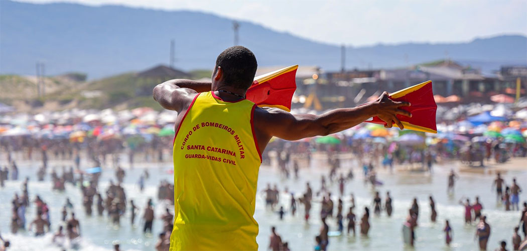 Reforço em ações de prevenção do CBMSC garante semana sem mortes por afogamento nas praias de SC