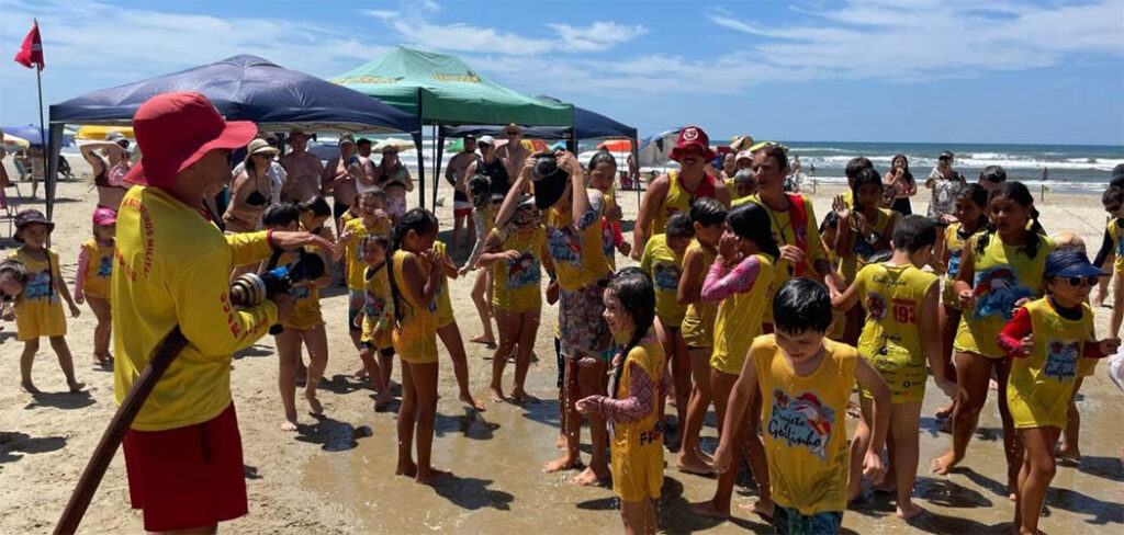 Programa Golfinho do CBMSC reforça a prevenção de acidentes aquáticos durante a Operação Estação Verão 2026